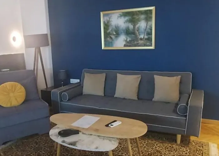 Firstlineskg3 Moodsolutions Living Apartament